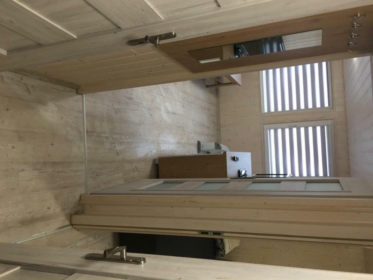 德兹维济诺 Stanica Wodna酒店 外观 照片
